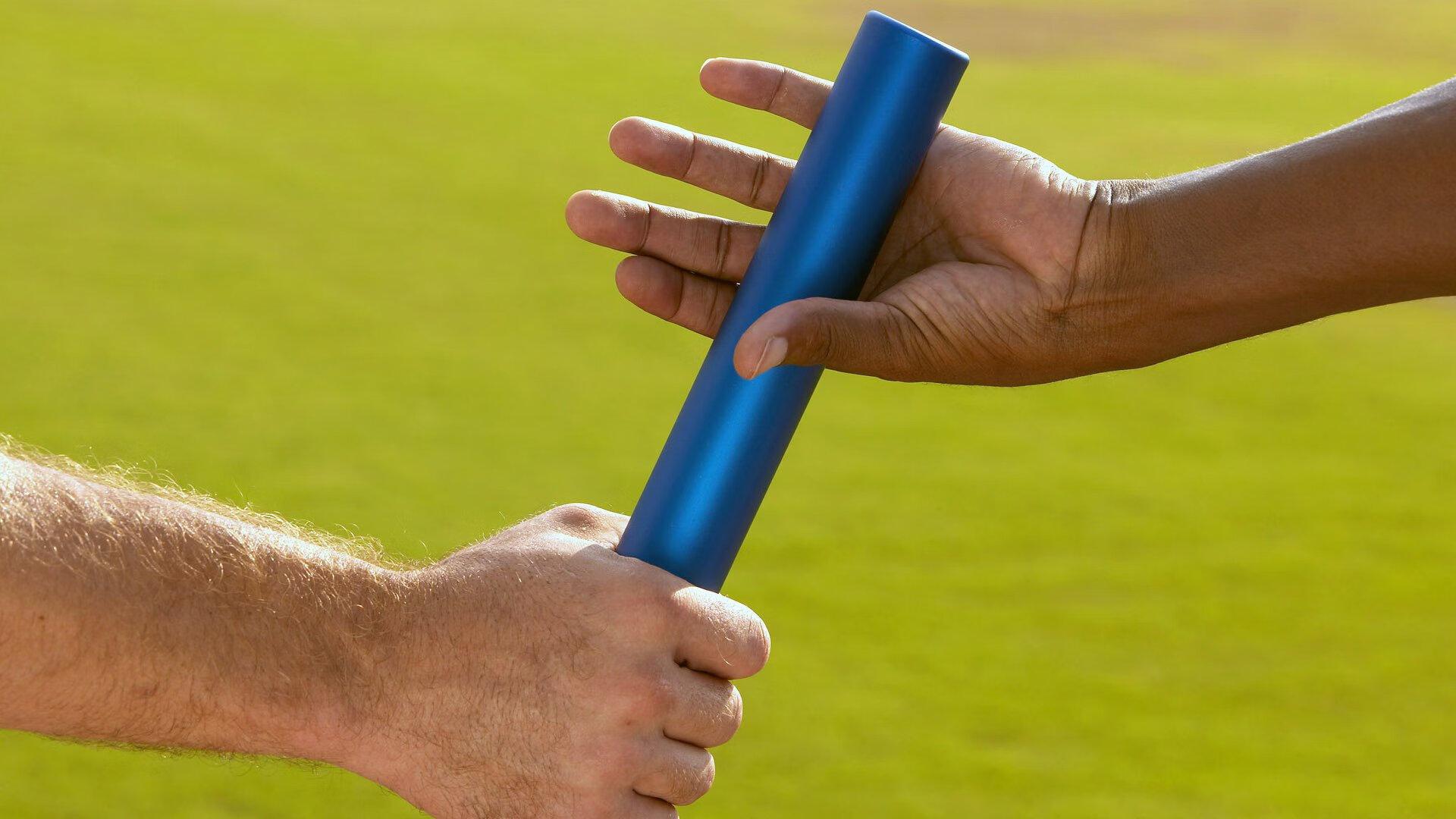 电讯报独家，弗兰克训练如常，更衣室迷雾笼罩，球员对俱乐部未来计划一无所知